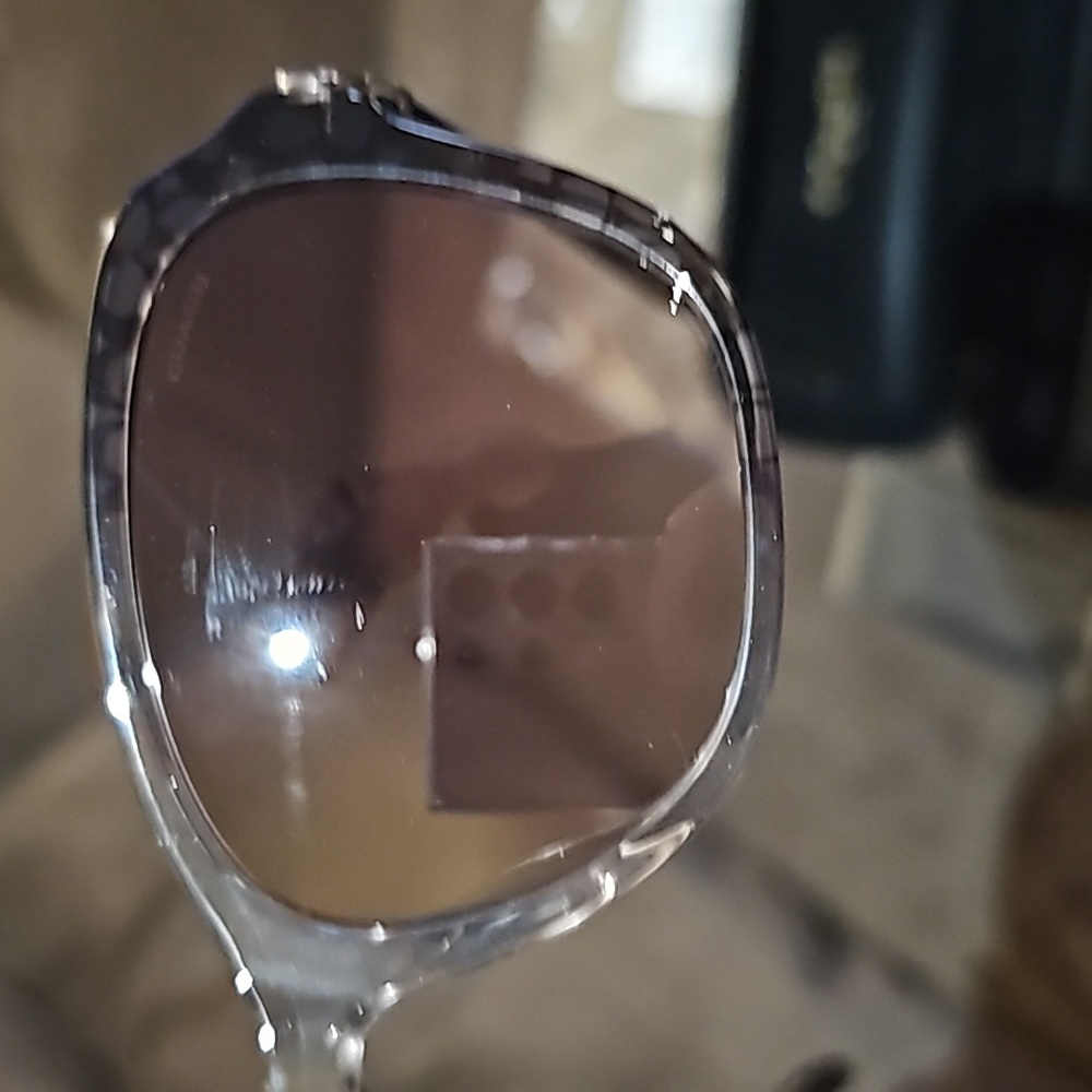Coach sunglasses **NEW!** - Picture 4 of 9
